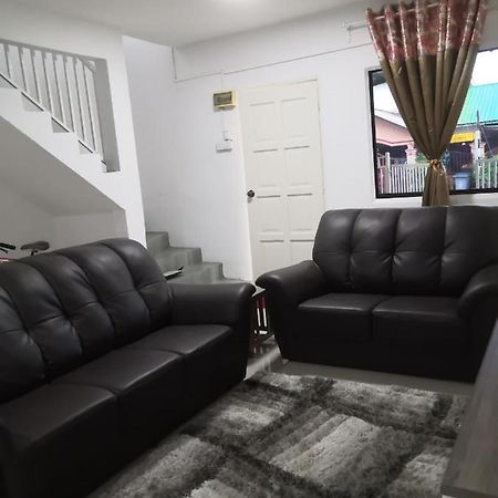 Abah 2 Room Homestay パシル・グダン エクステリア 写真